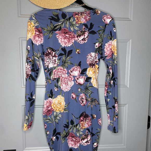 CHARLOTTE RUSSE BLUE FLORAL DRESS WITH PINK FLOWERS SIZE MEDIUM - Picture 5 of 7